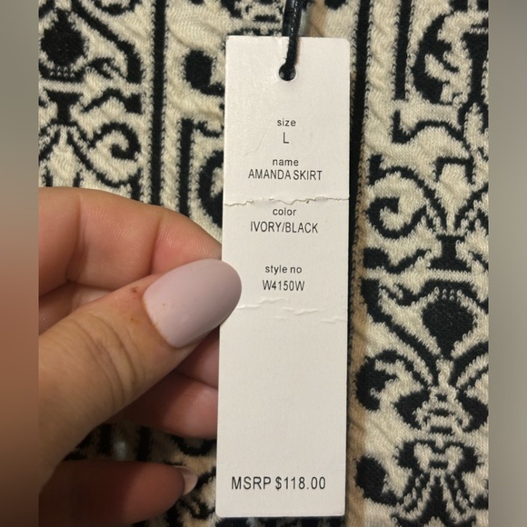 WGB by Walter Baker NWT Amanda Skirt - Picture 9 of 9